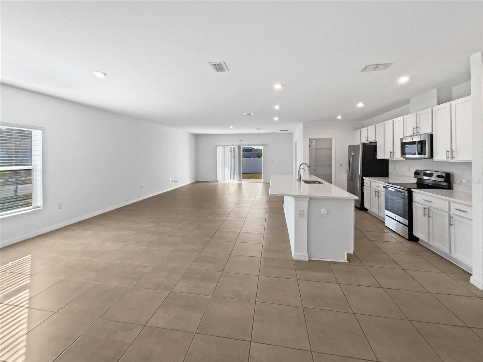 Image 14 of 37 For 200 Garnet Avenue