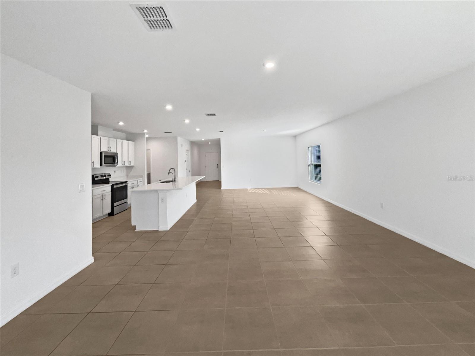 Image 16 of 37 For 200 Garnet Avenue