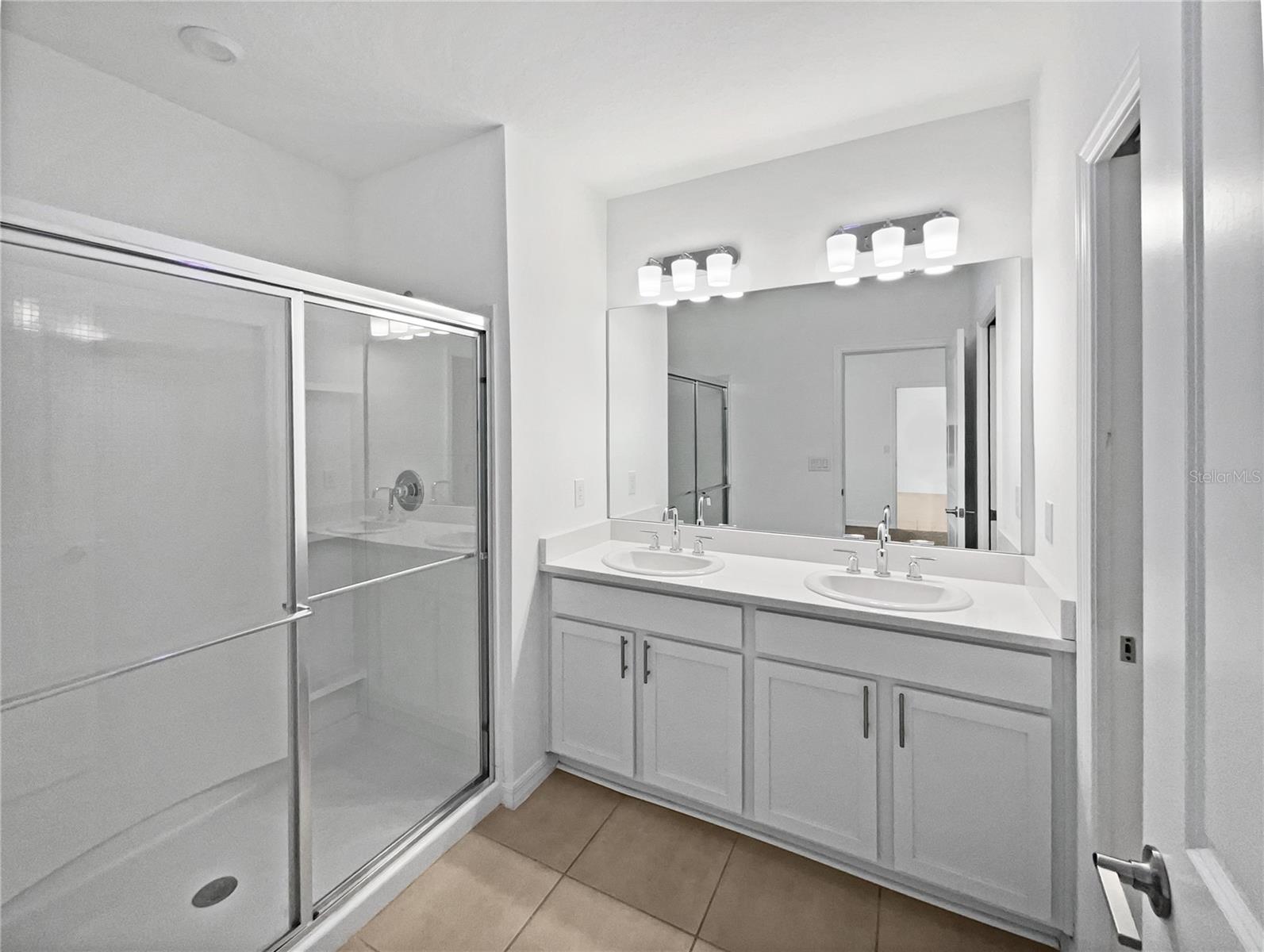 Image 20 of 37 For 200 Garnet Avenue