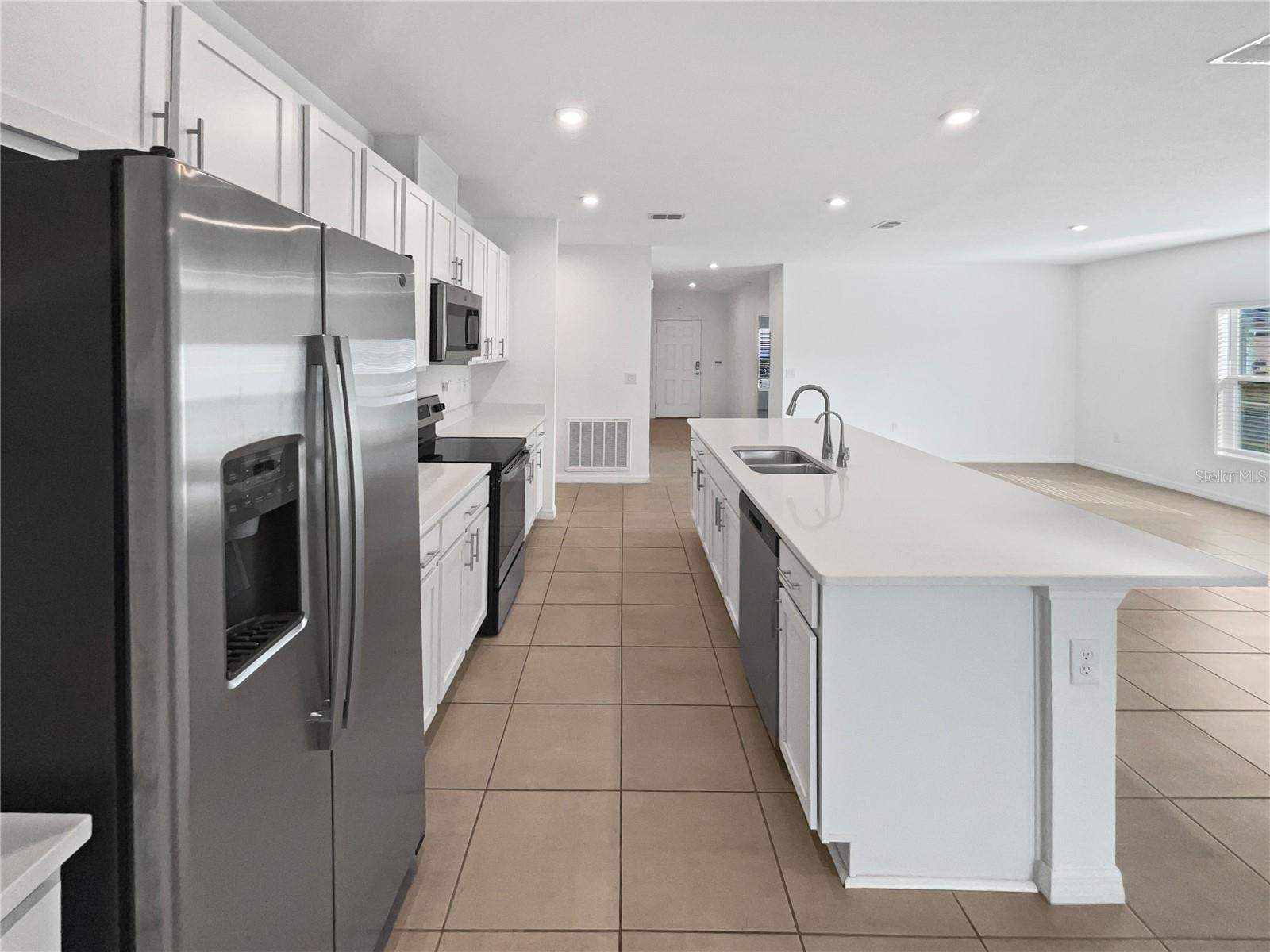 Image 22 of 37 For 200 Garnet Avenue