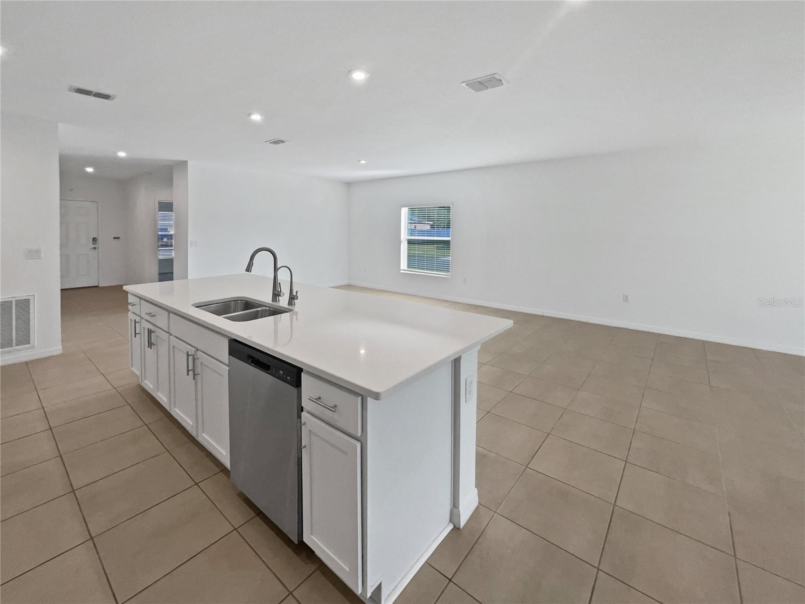 Image 24 of 37 For 200 Garnet Avenue