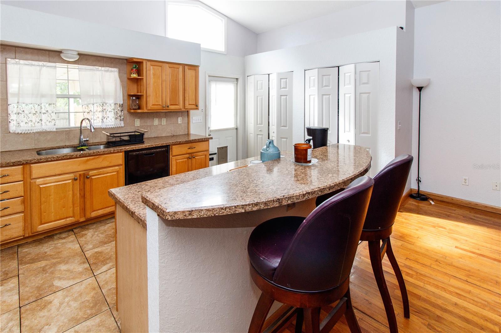 Image 10 of 27 For 525 4th Avenue Sw