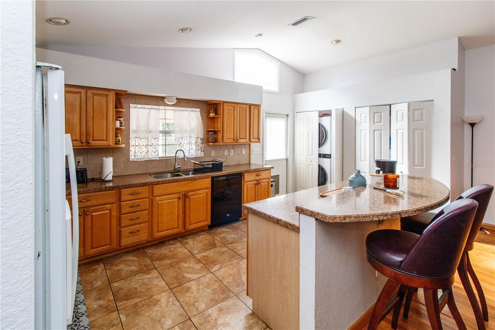 Image 5 of 27 For 525 4th Avenue Sw