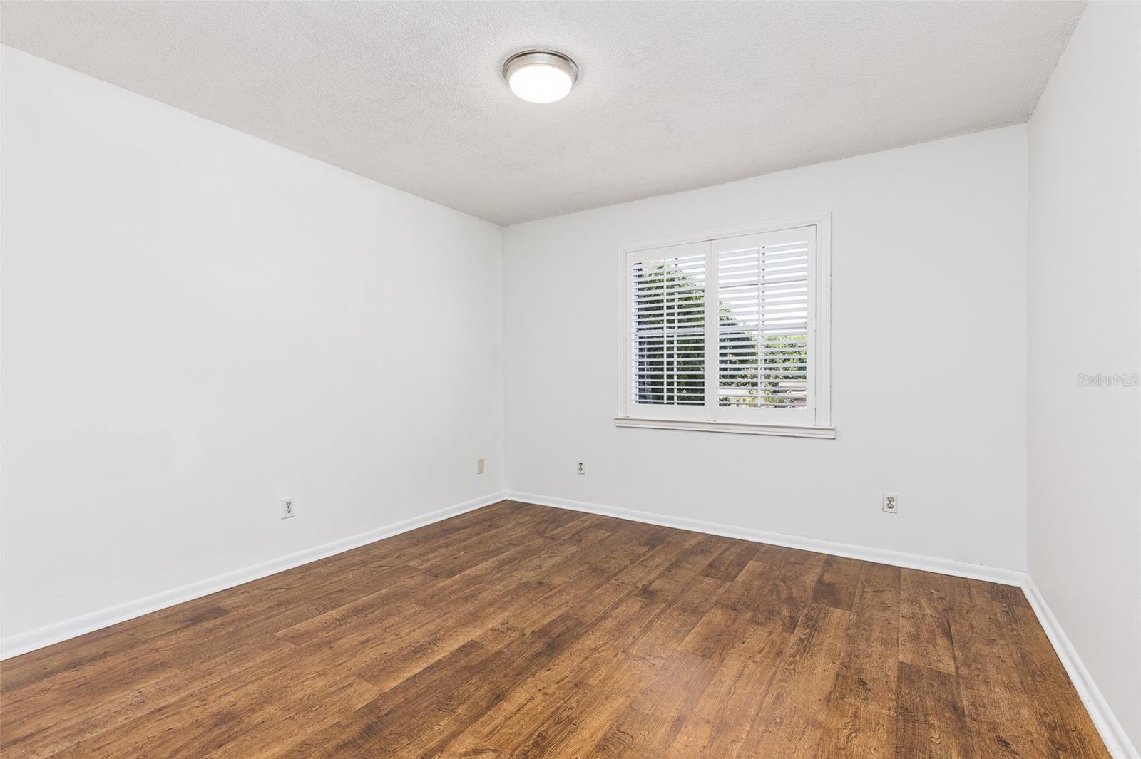 Image 15 of 22 For 1913 Woodcrest Drive B