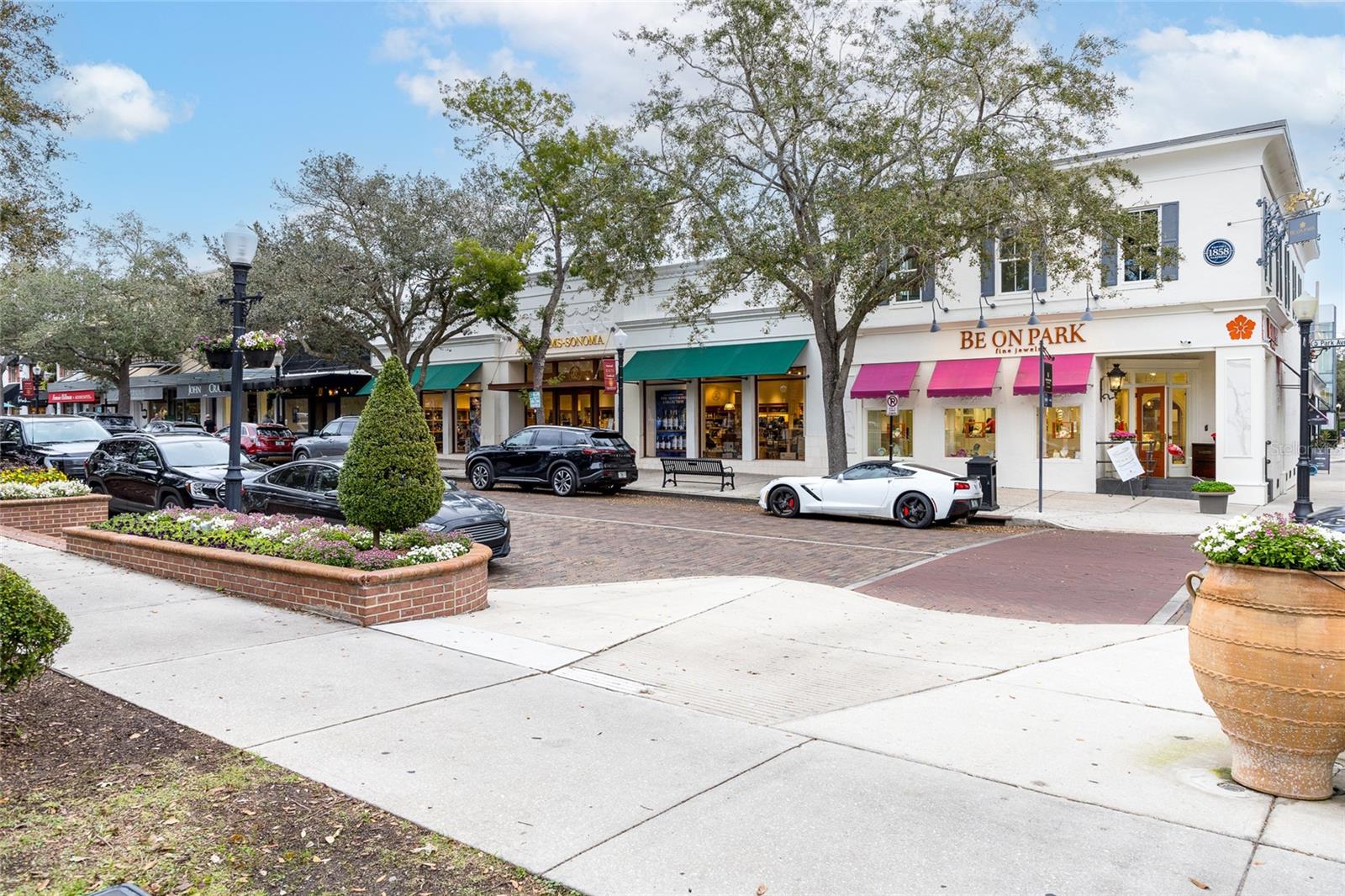 Image 18 of 22 For 1913 Woodcrest Drive B