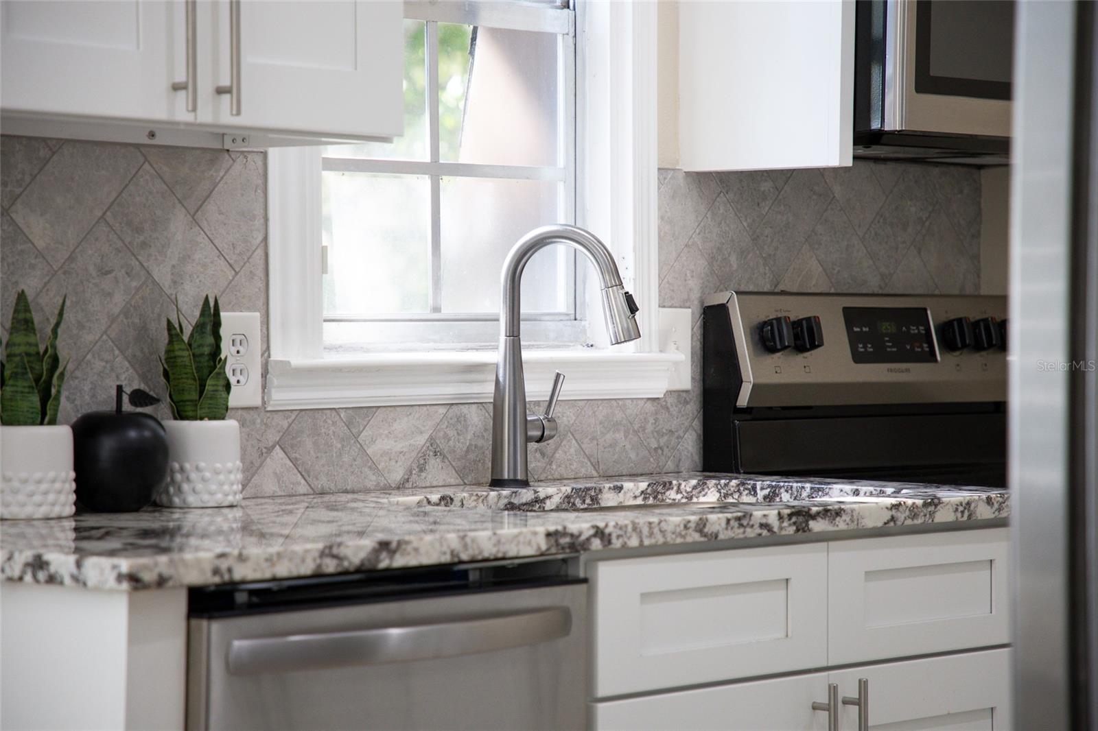 Image 7 of 22 For 1913 Woodcrest Drive B