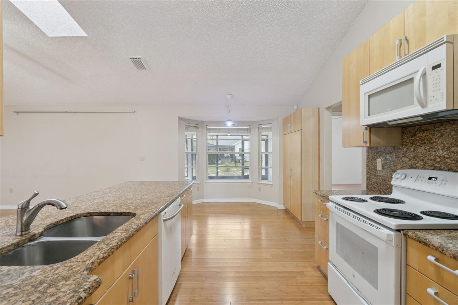 Image 11 of 32 For 6610 Pampus Drive