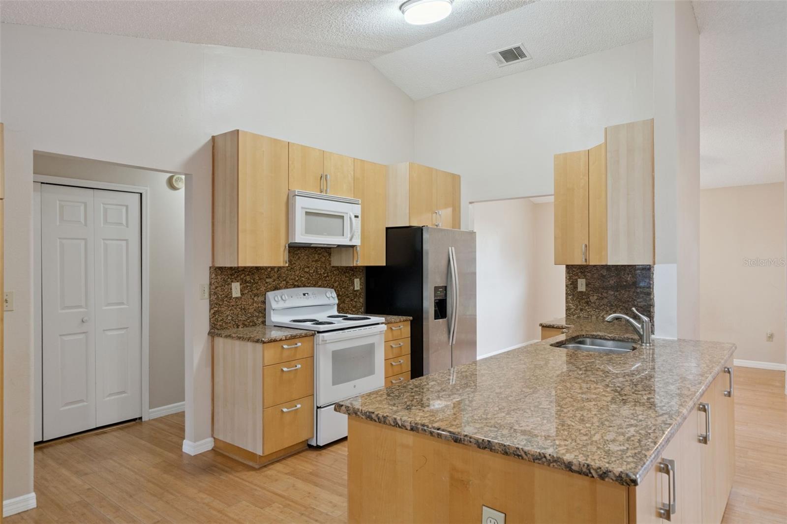 Image 12 of 32 For 6610 Pampus Drive