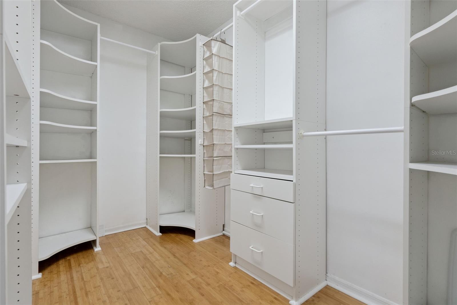 Image 16 of 32 For 6610 Pampus Drive