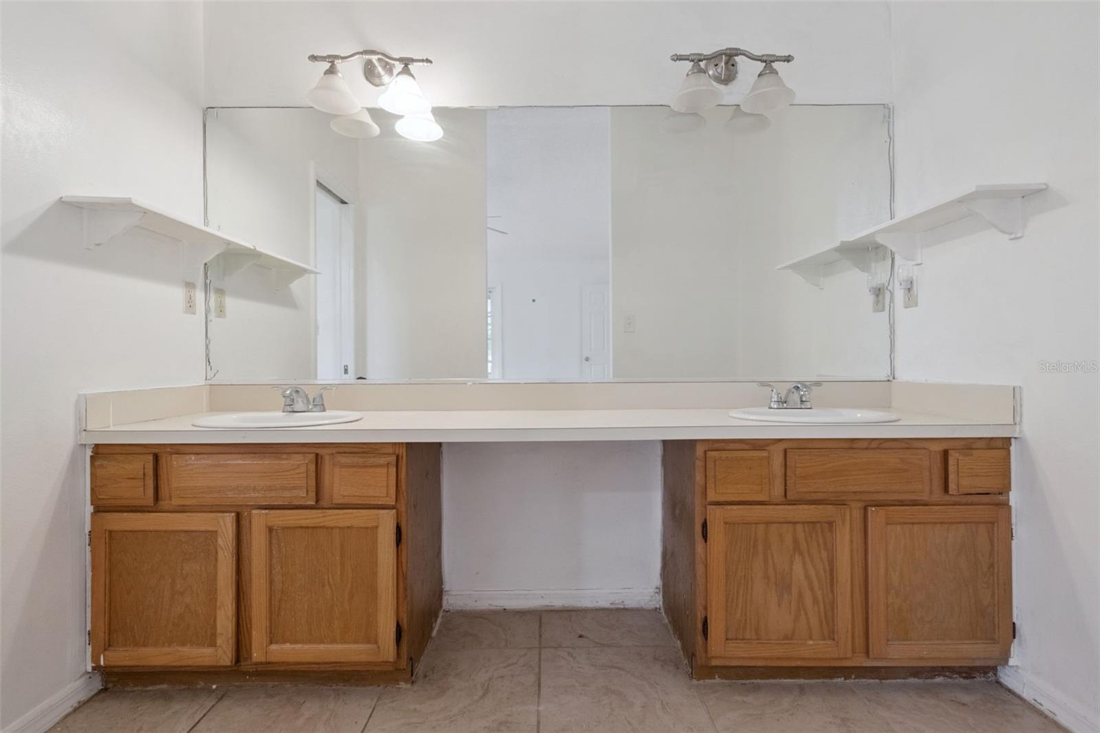 Image 27 of 32 For 6610 Pampus Drive