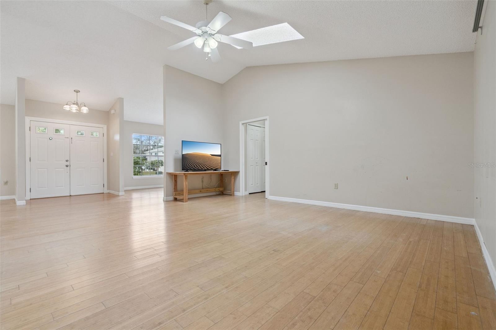 Image 6 of 32 For 6610 Pampus Drive