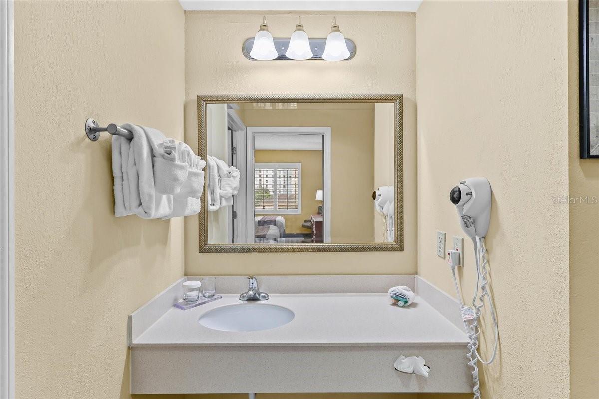 Image 15 of 27 For 7601 Canada Avenue 202