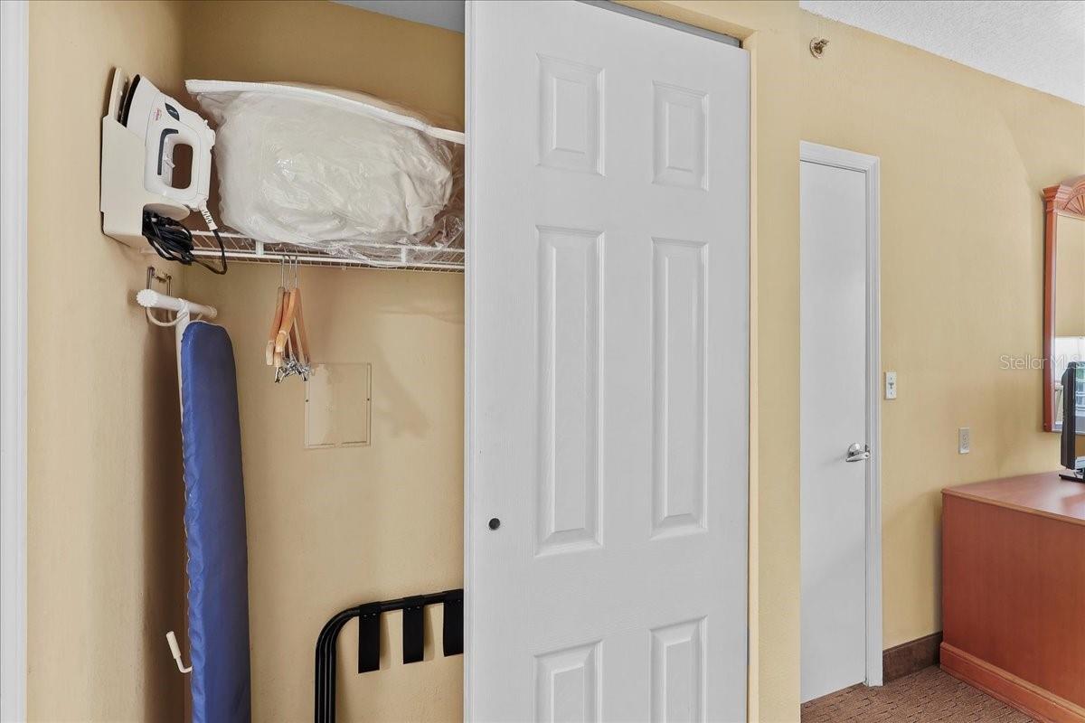 Image 18 of 27 For 7601 Canada Avenue 202