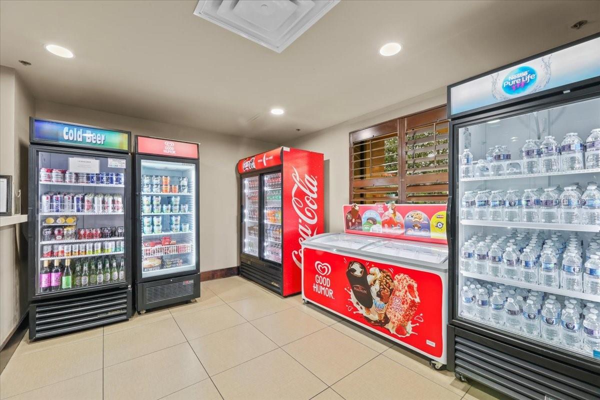 Image 23 of 27 For 7601 Canada Avenue 202