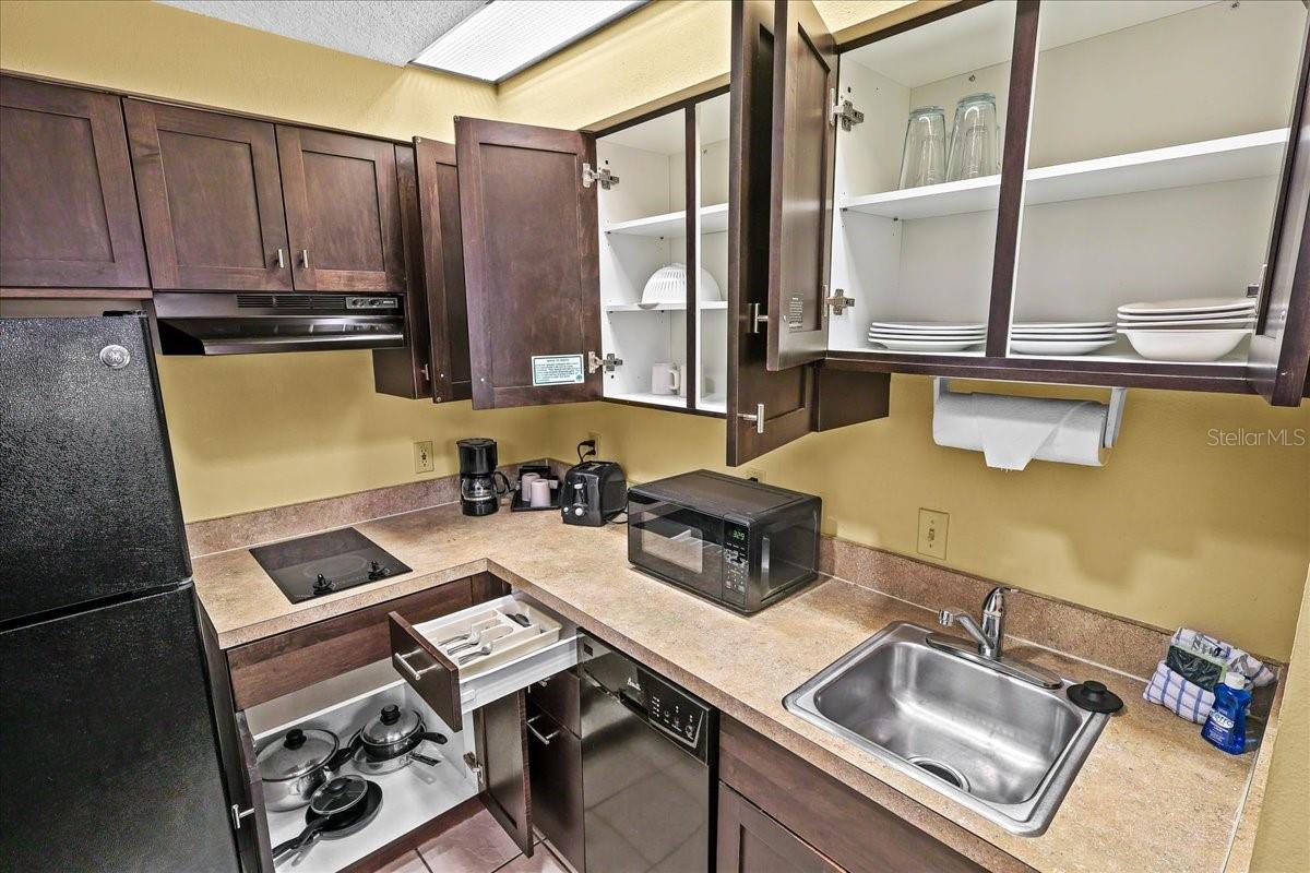 Image 8 of 27 For 7601 Canada Avenue 202