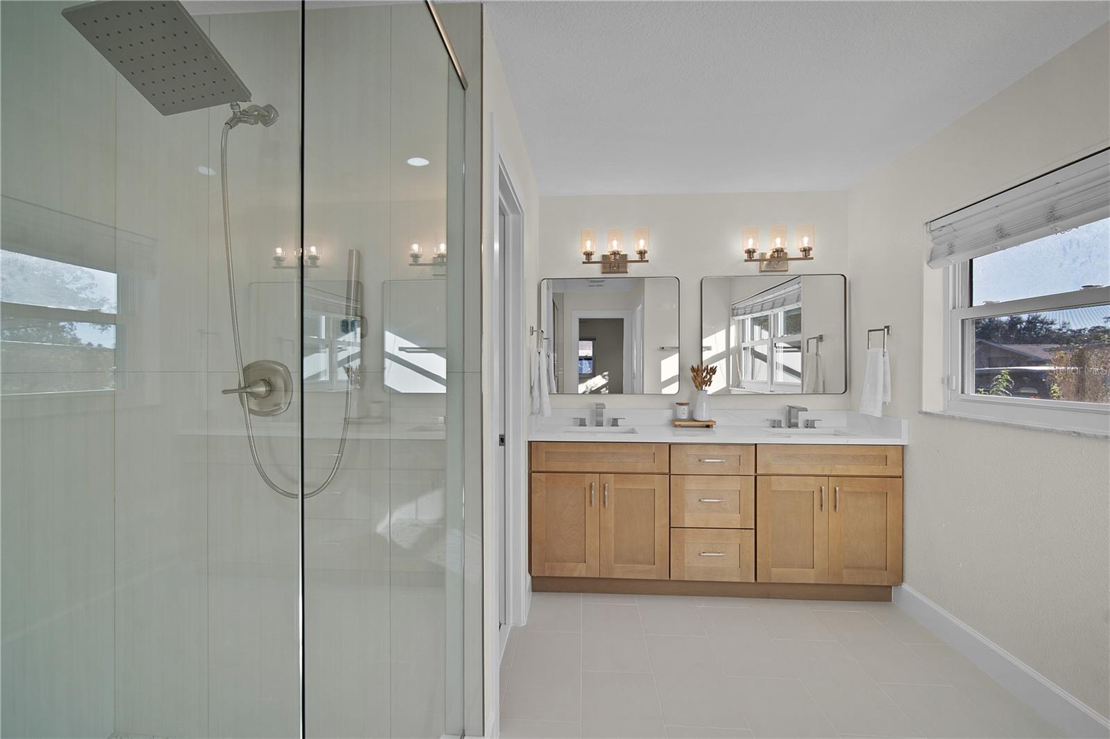 Image 13 of 33 For 4989 Wind Street