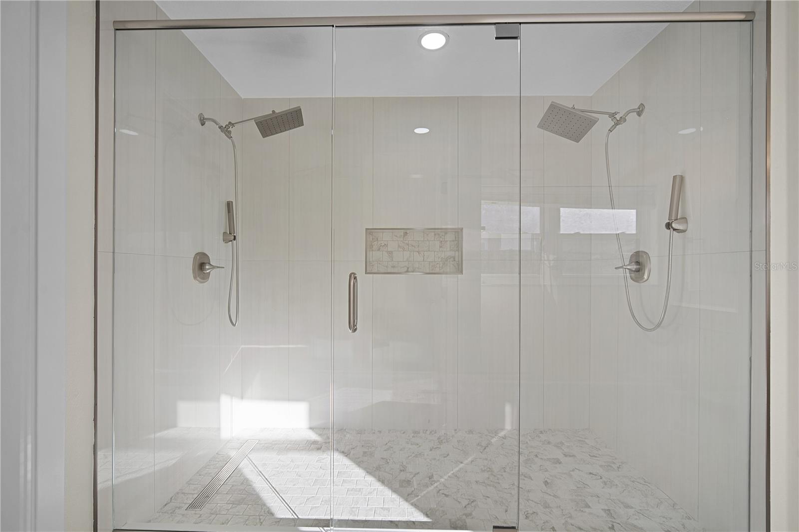 Image 15 of 33 For 4989 Wind Street