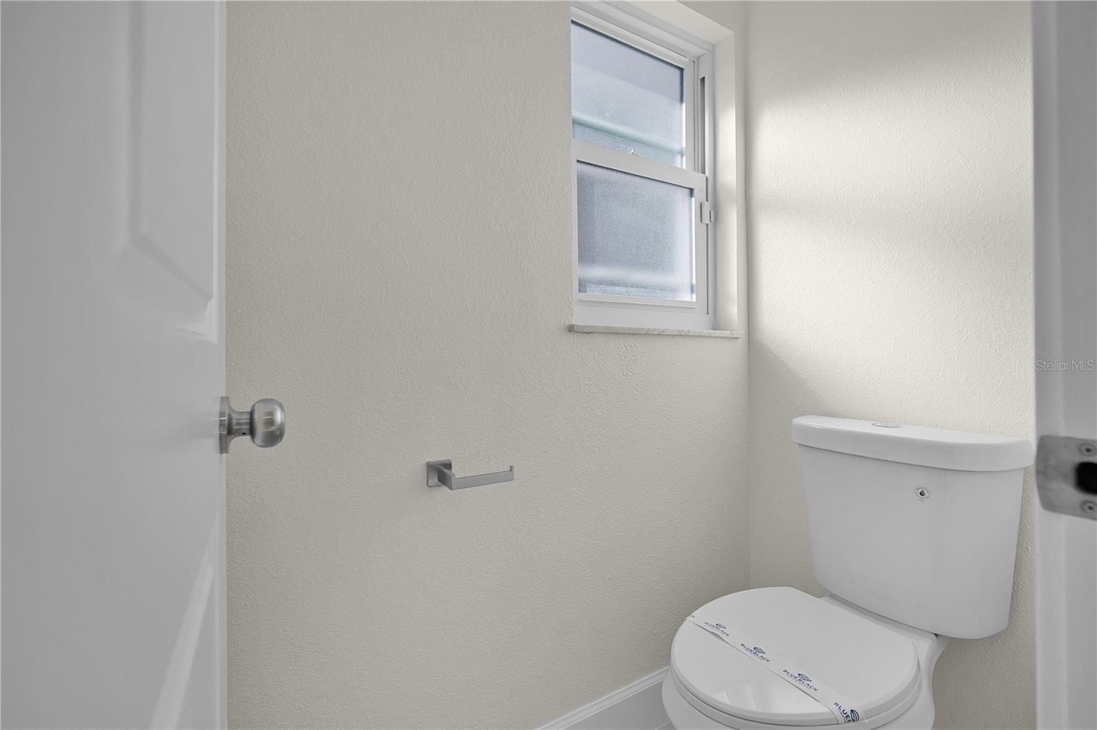 Image 16 of 33 For 4989 Wind Street