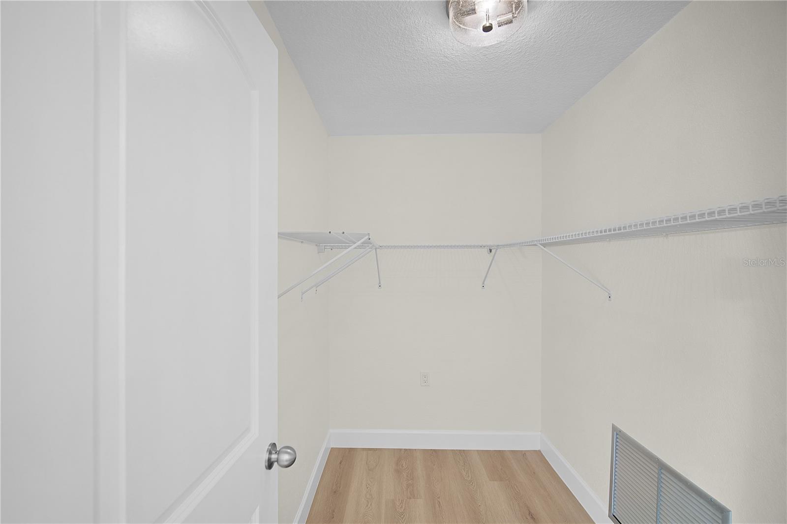 Image 18 of 33 For 4989 Wind Street