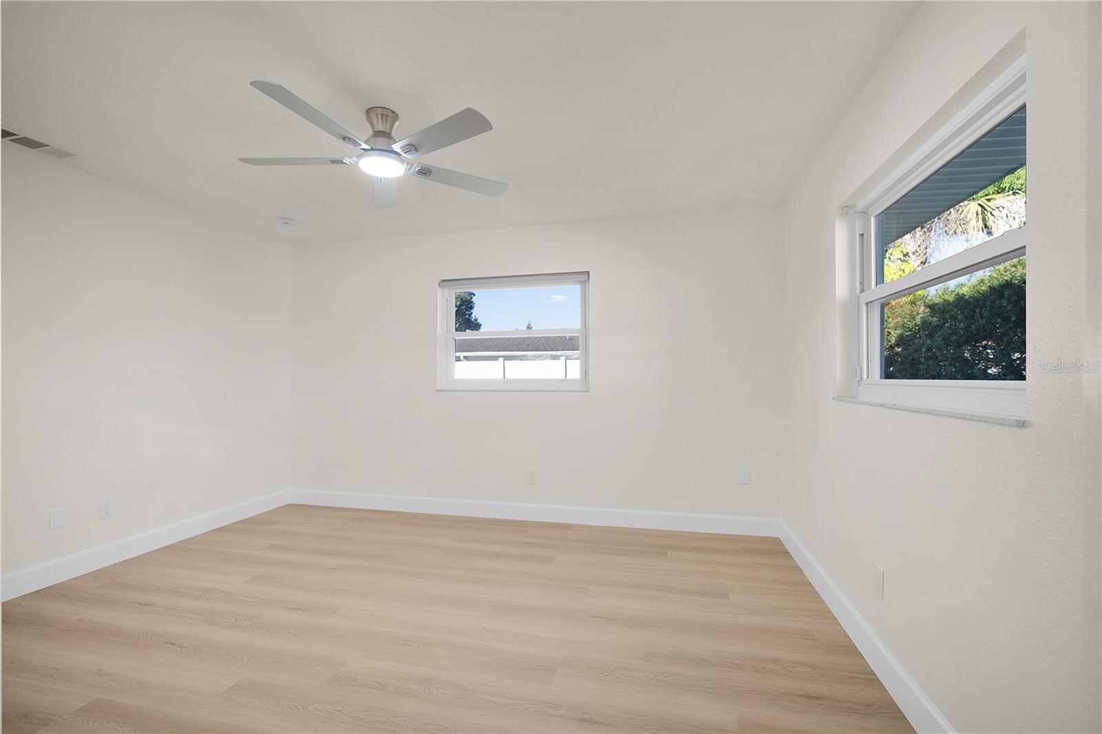 Image 22 of 33 For 4989 Wind Street