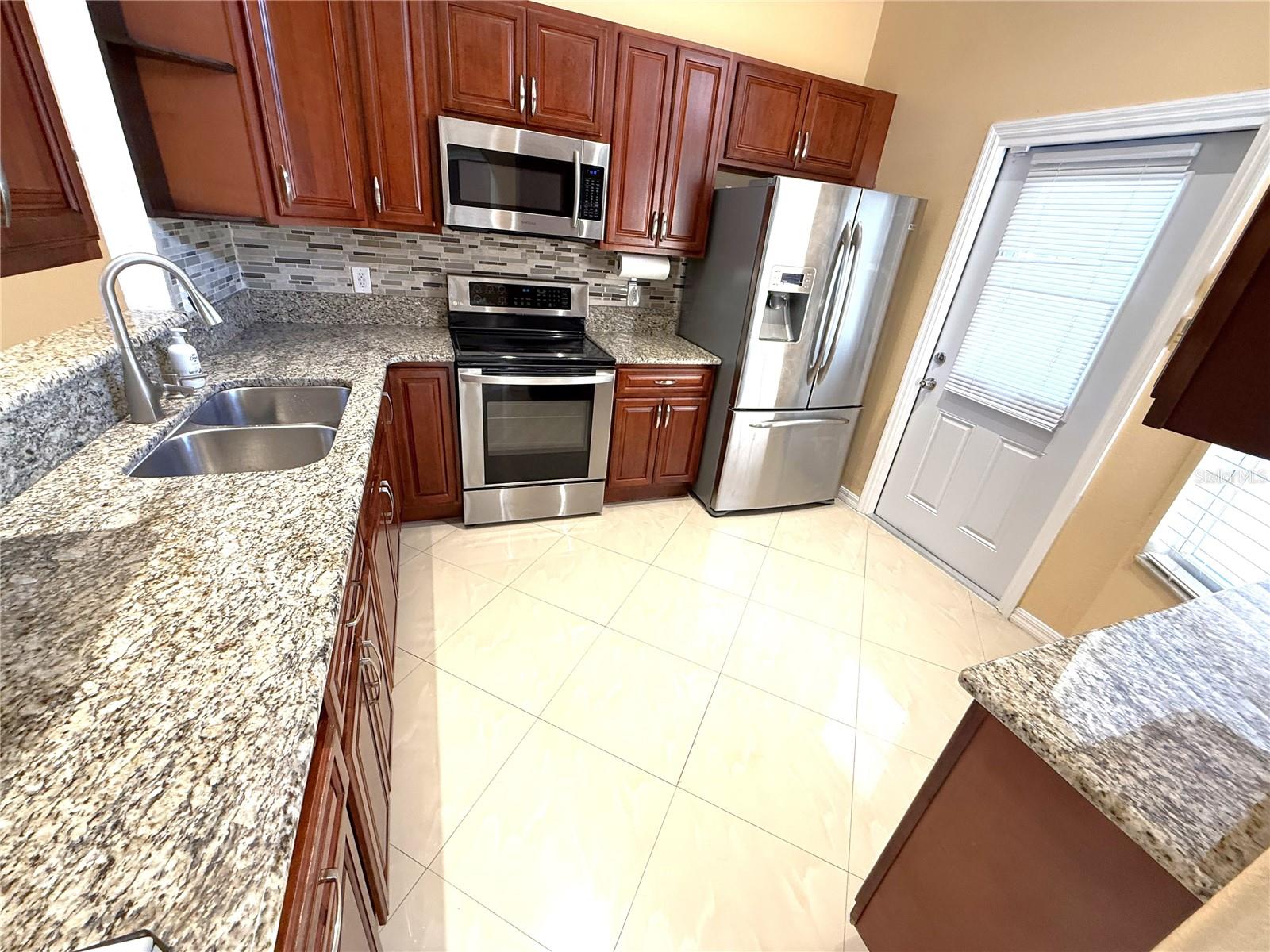 Image 11 of 21 For 9217 Valencia Palms Drive