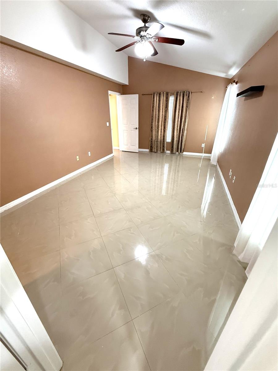 Image 18 of 21 For 9217 Valencia Palms Drive