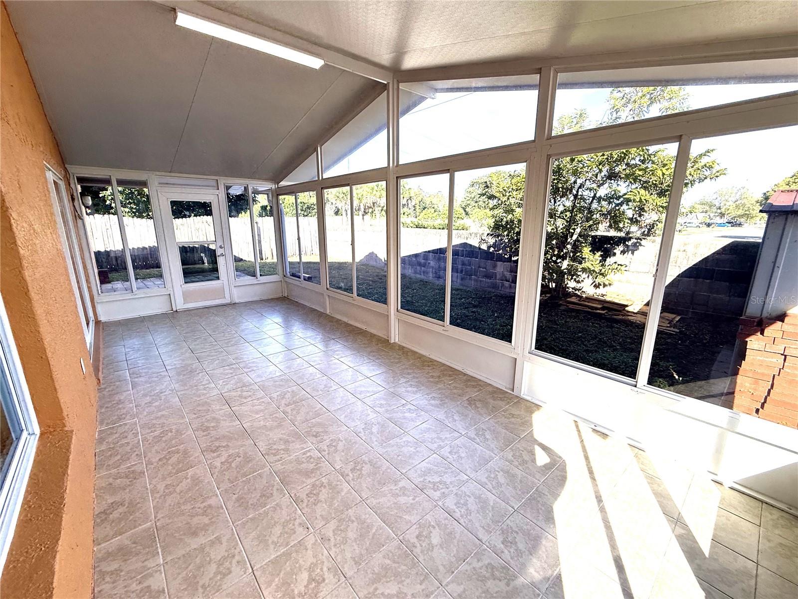 Image 19 of 21 For 9217 Valencia Palms Drive