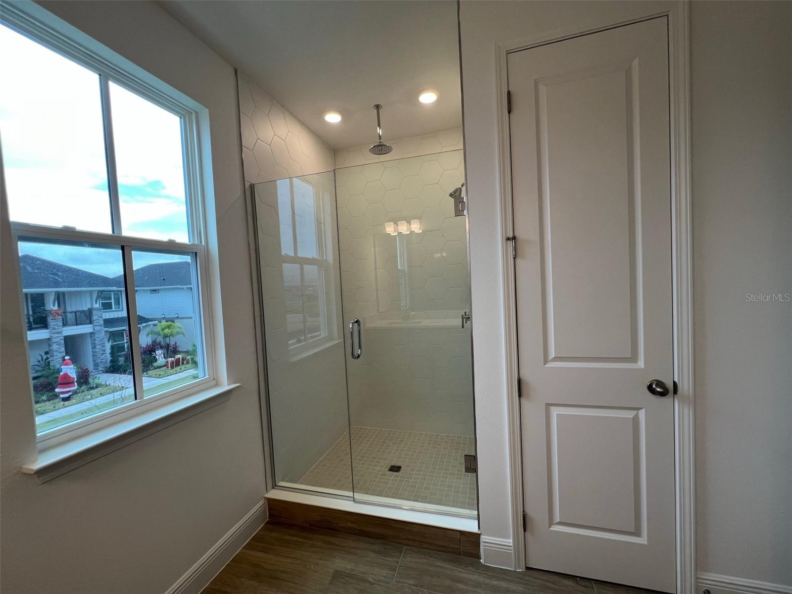 Image 16 of 27 For 9851 Gobat Aly