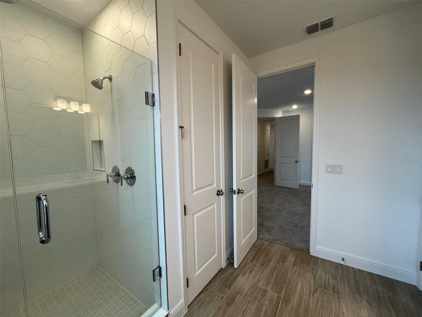 Image 18 of 27 For 9851 Gobat Aly