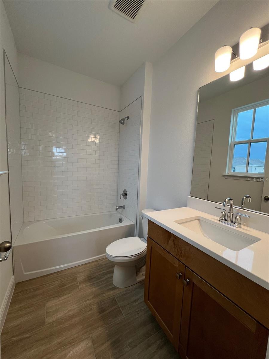 Image 20 of 27 For 9851 Gobat Aly