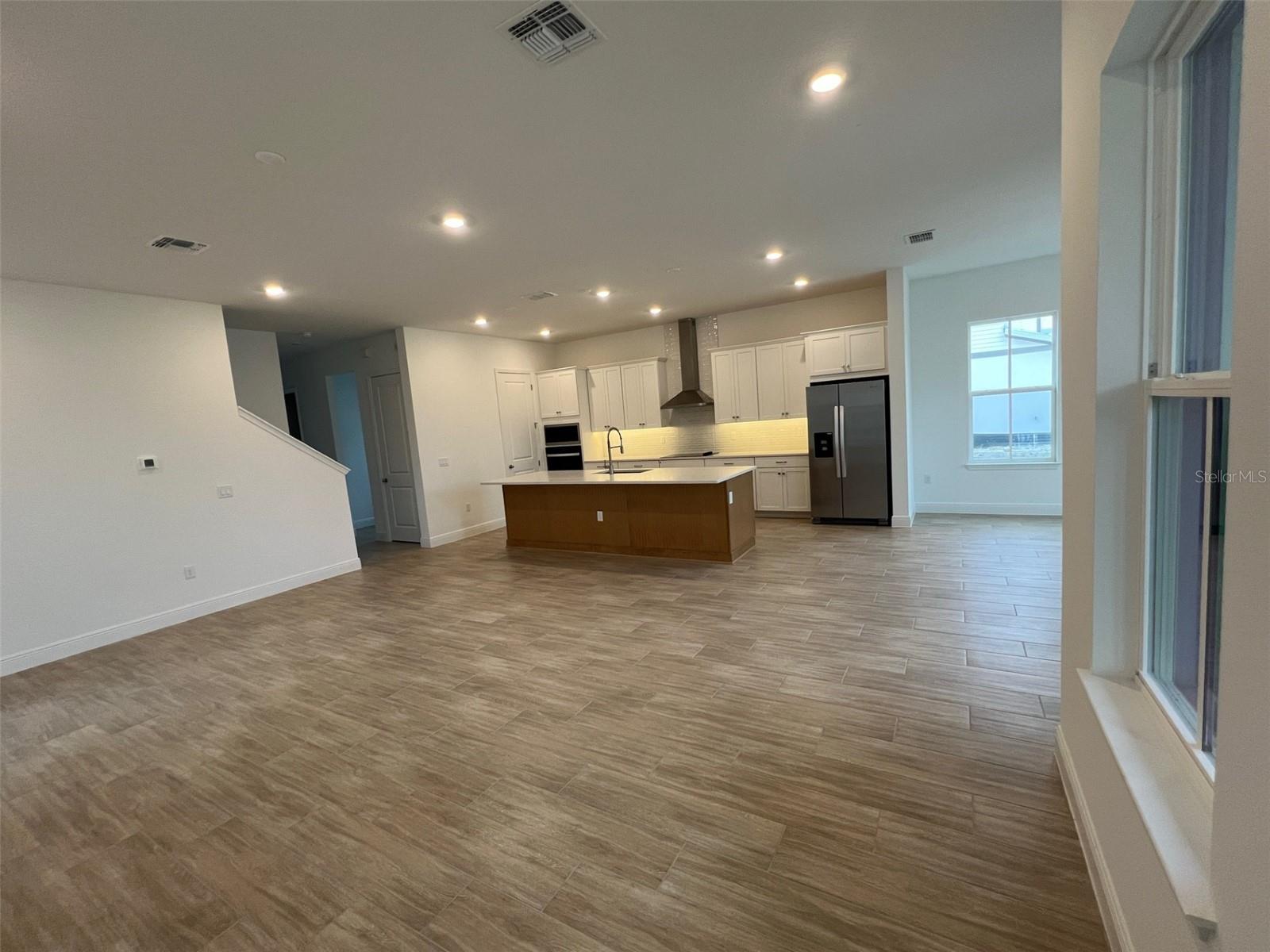 Image 5 of 27 For 9851 Gobat Aly