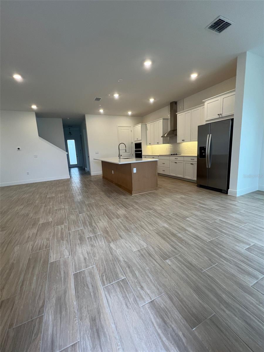 Image 7 of 27 For 9851 Gobat Aly