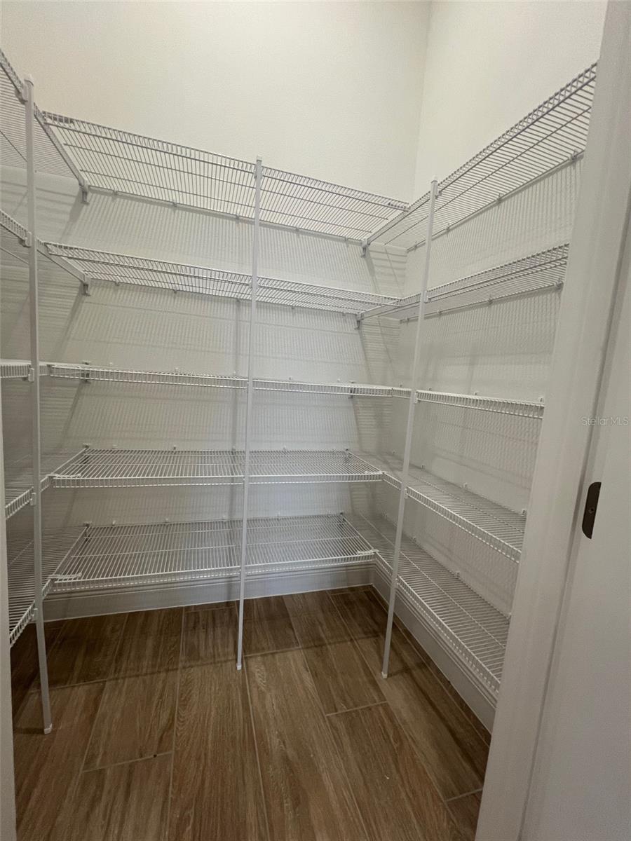 Image 8 of 27 For 9851 Gobat Aly