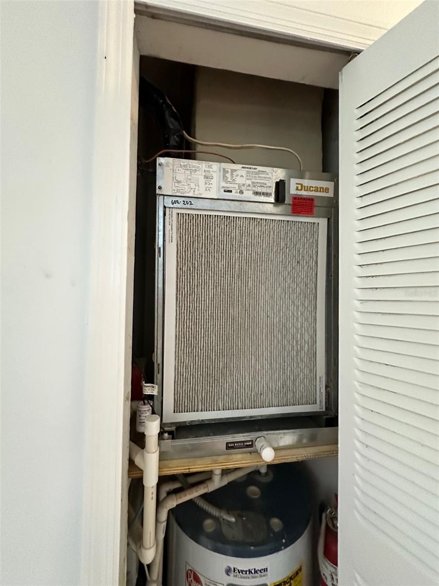 Image 10 of 52 For 602 Kenwick Circle 202