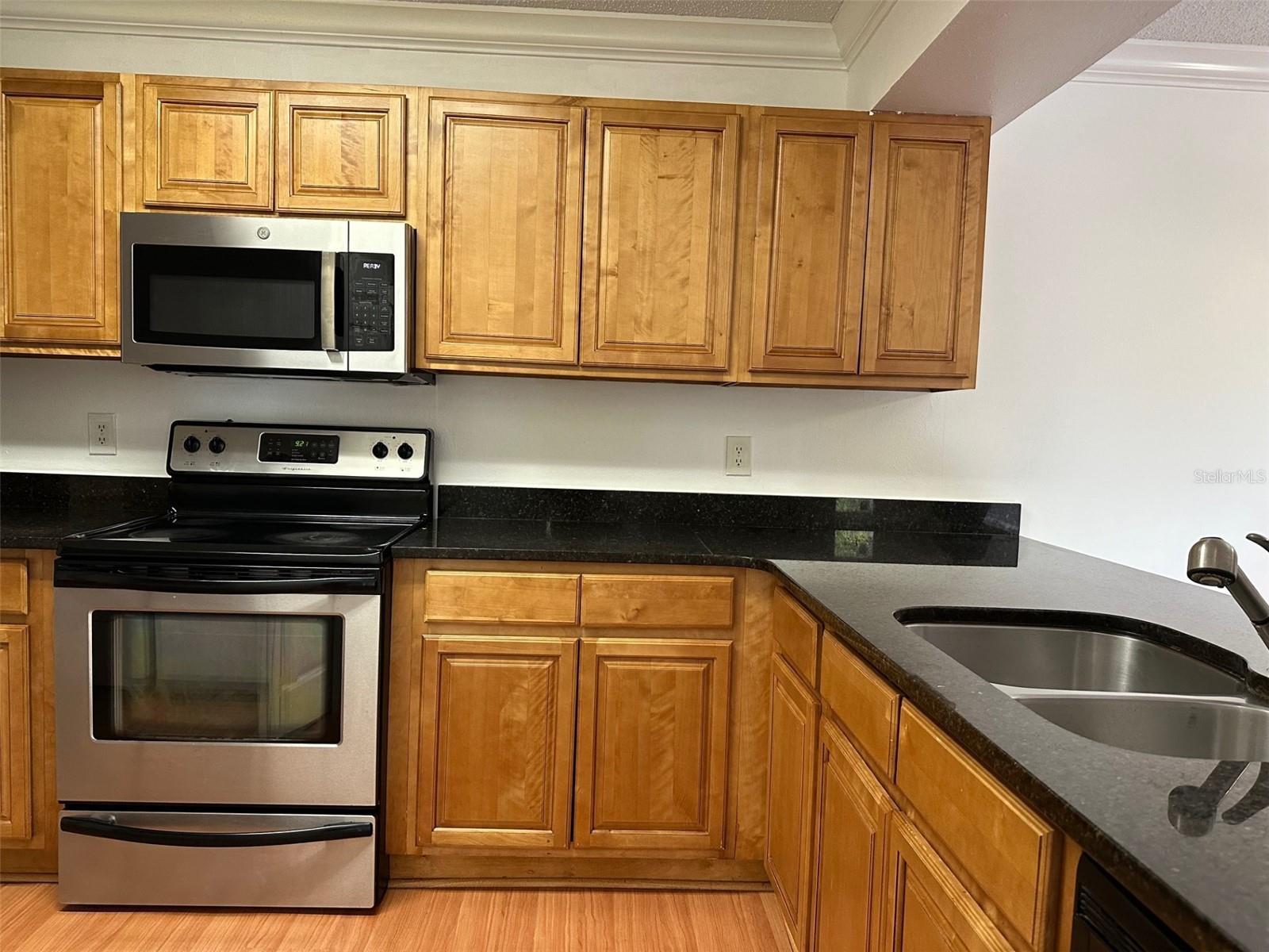 Image 23 of 52 For 602 Kenwick Circle 202