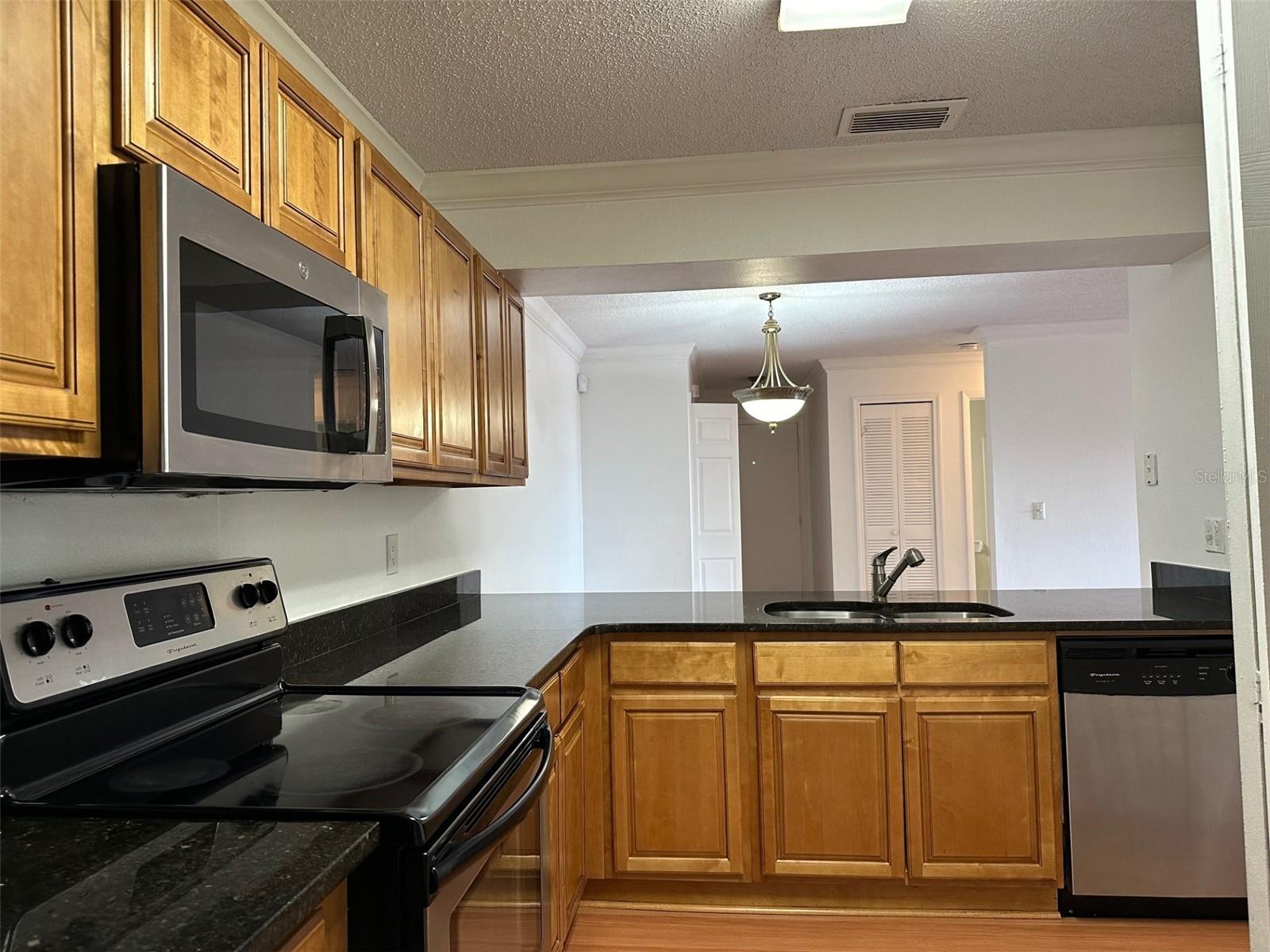 Image 24 of 52 For 602 Kenwick Circle 202