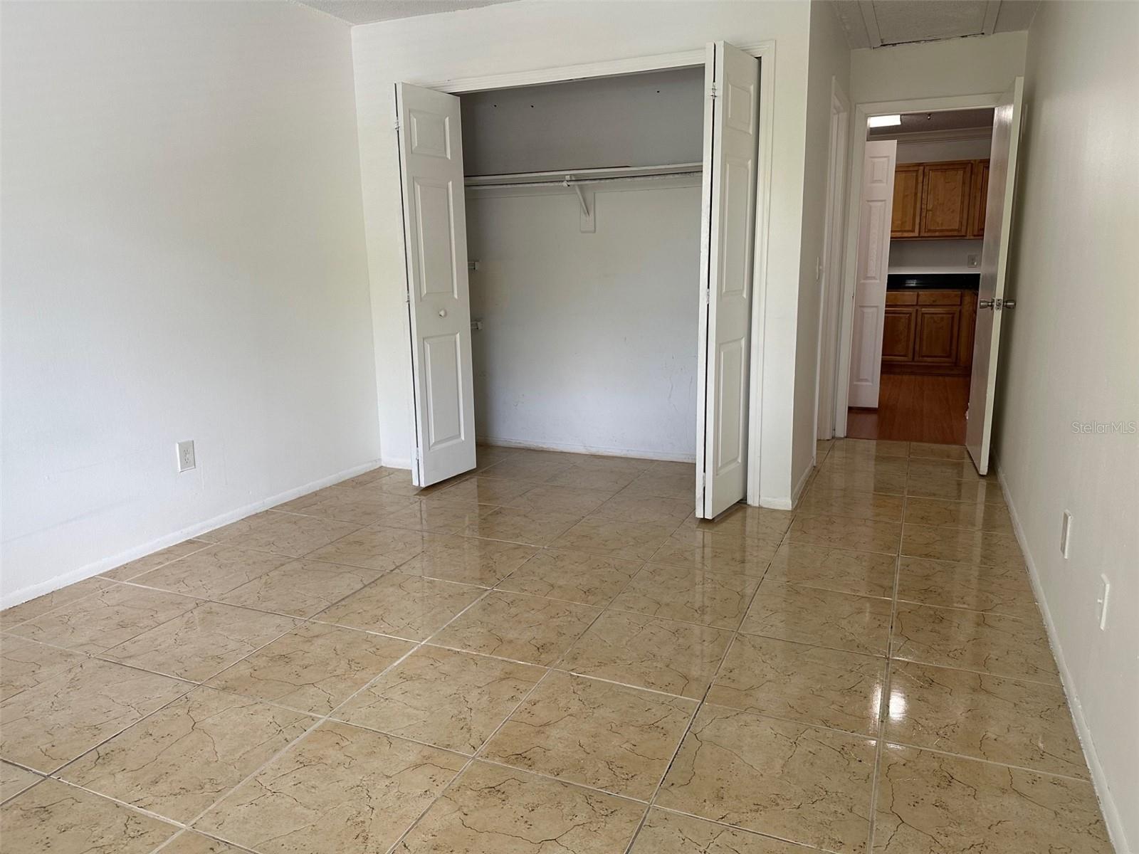 Image 30 of 52 For 602 Kenwick Circle 202