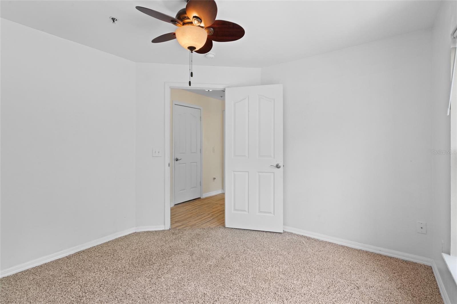 Image 17 of 29 For 754 Centervale Drive 754