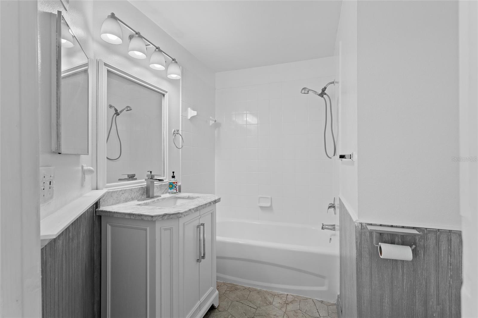 Image 18 of 29 For 754 Centervale Drive 754