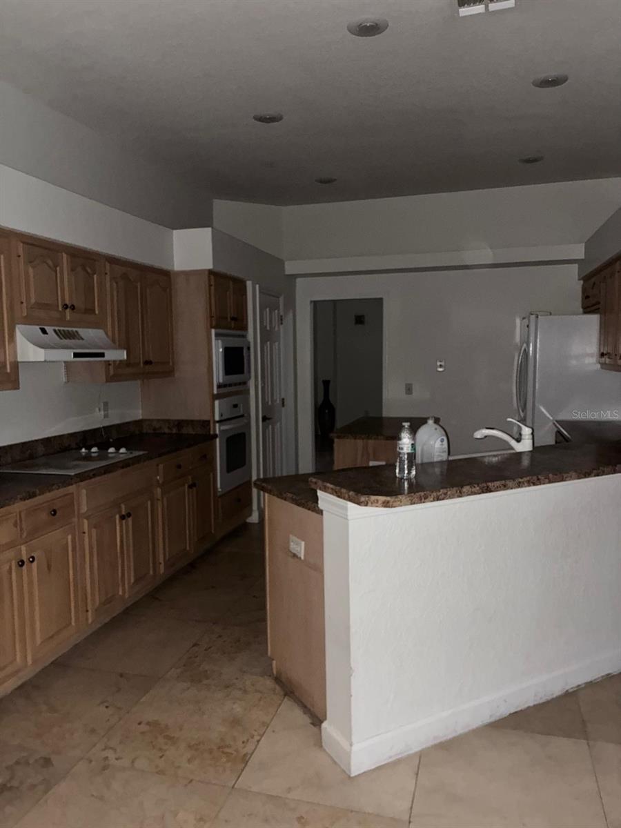 Image 18 of 26 For 8125 Courtleigh