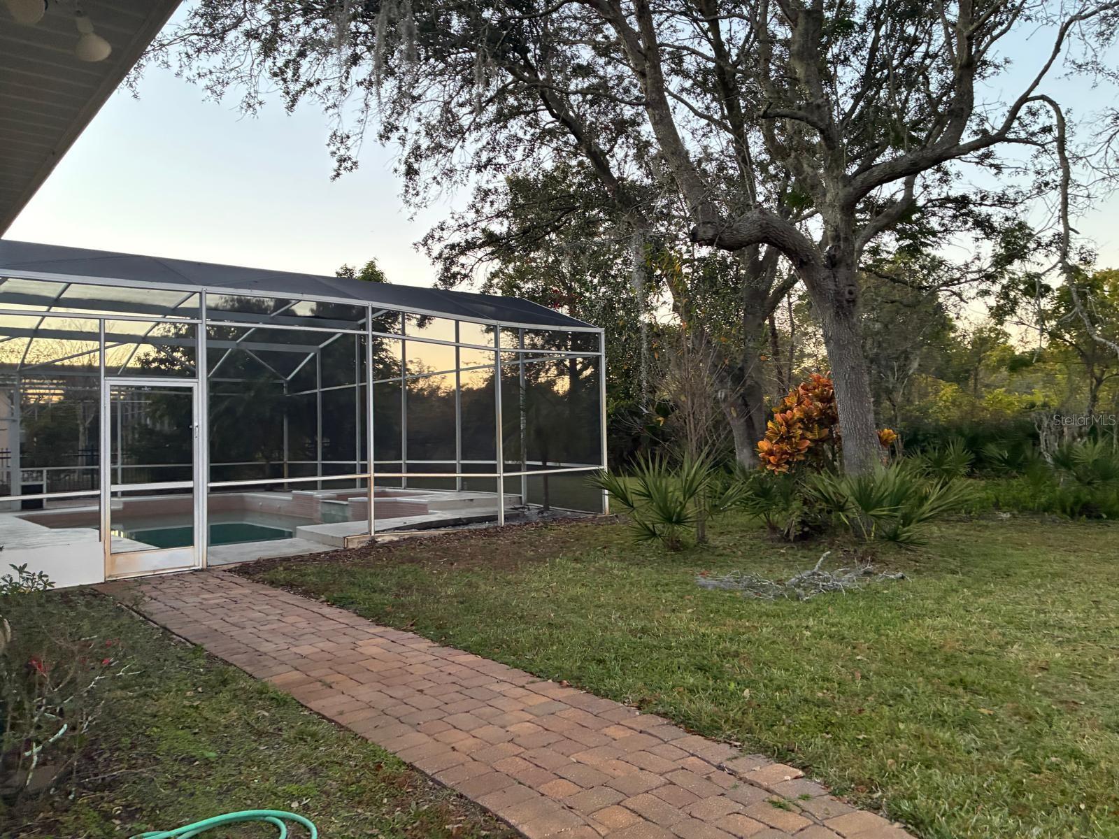 Image 25 of 26 For 8125 Courtleigh