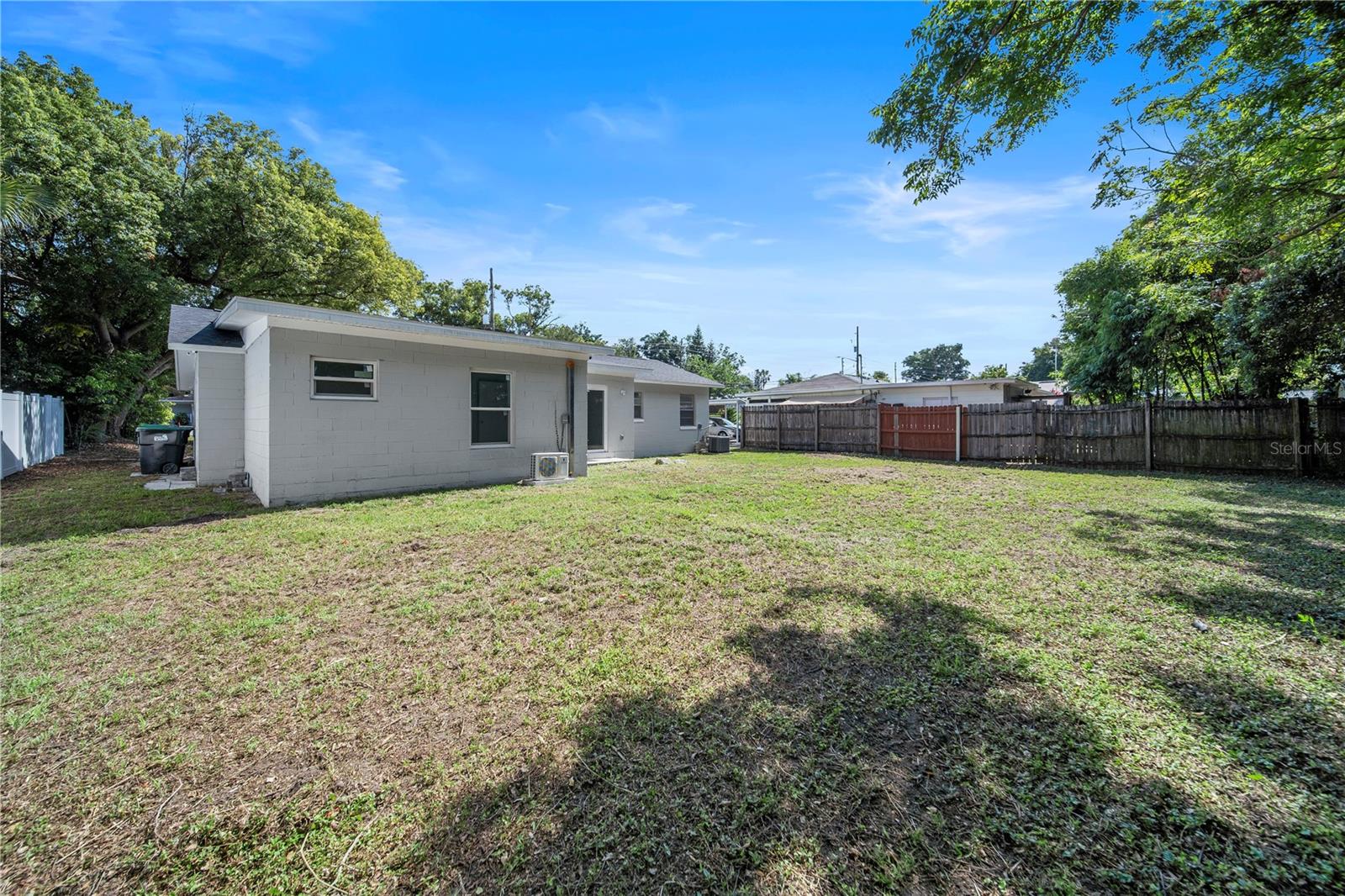 Image 15 of 18 For 724 Fairbanks Avenue