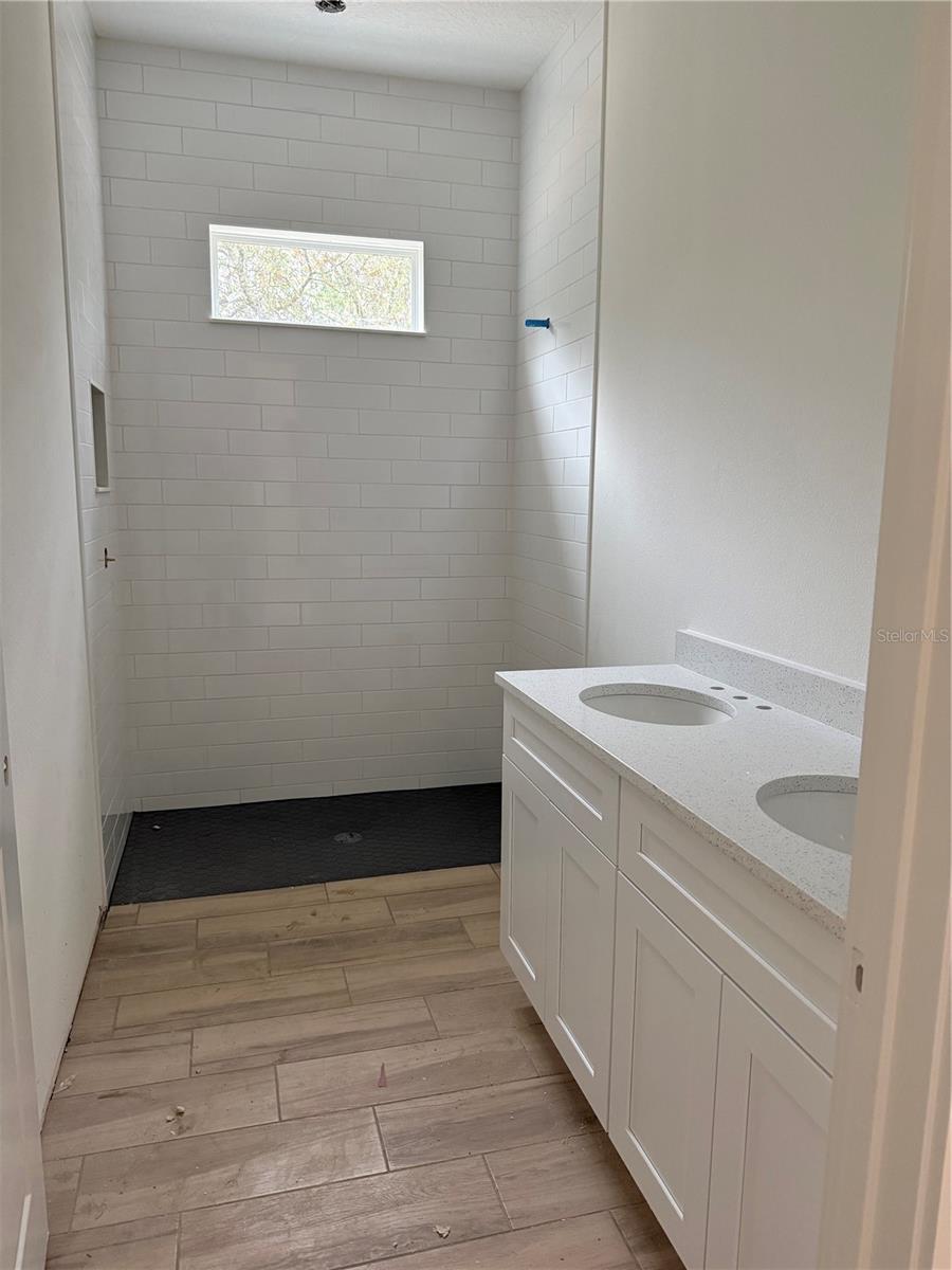 Image 4 of 5 For 22058 Mango Lane