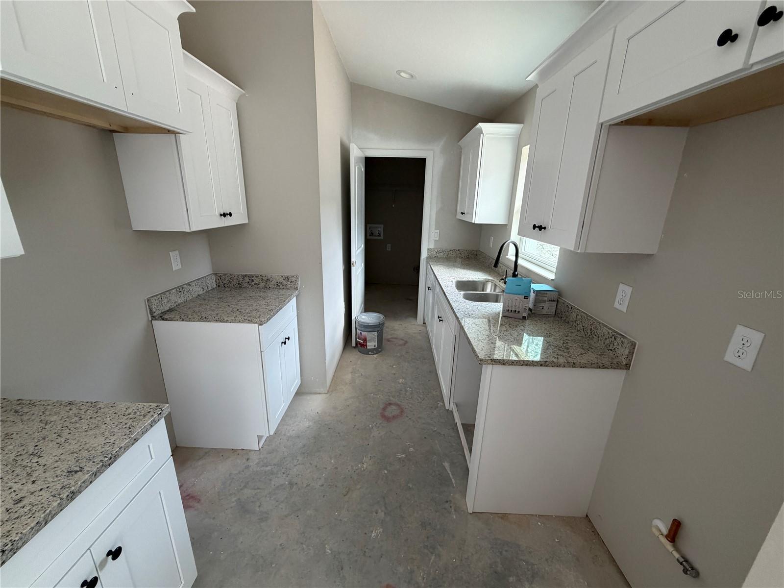 Image 16 of 27 For 754 Deacon Place