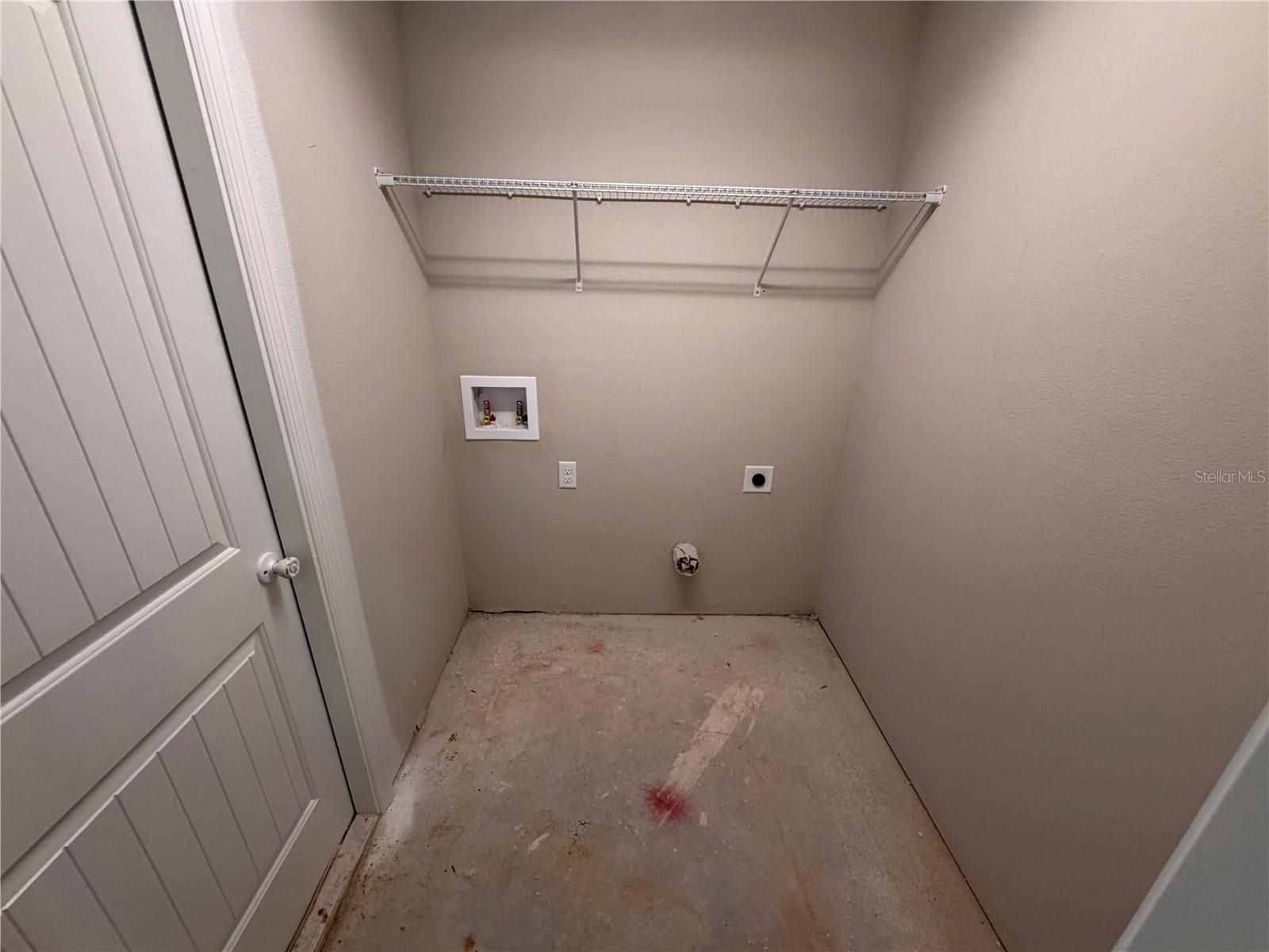 Image 17 of 27 For 754 Deacon Place