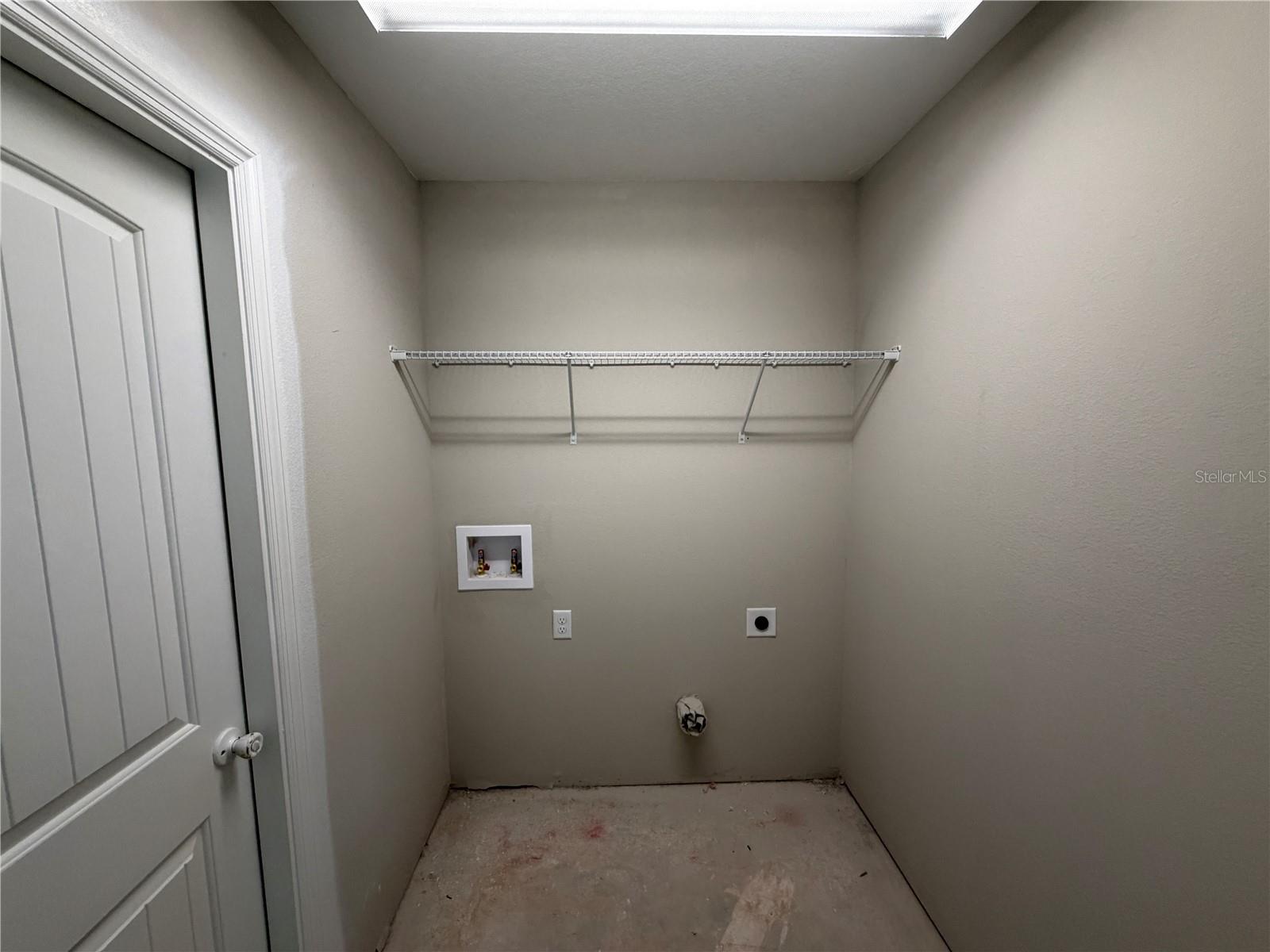 Image 18 of 27 For 754 Deacon Place