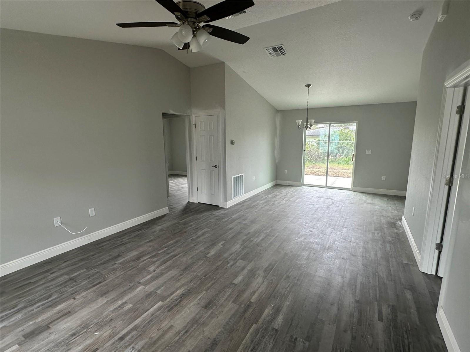 Image 26 of 27 For 754 Deacon Place