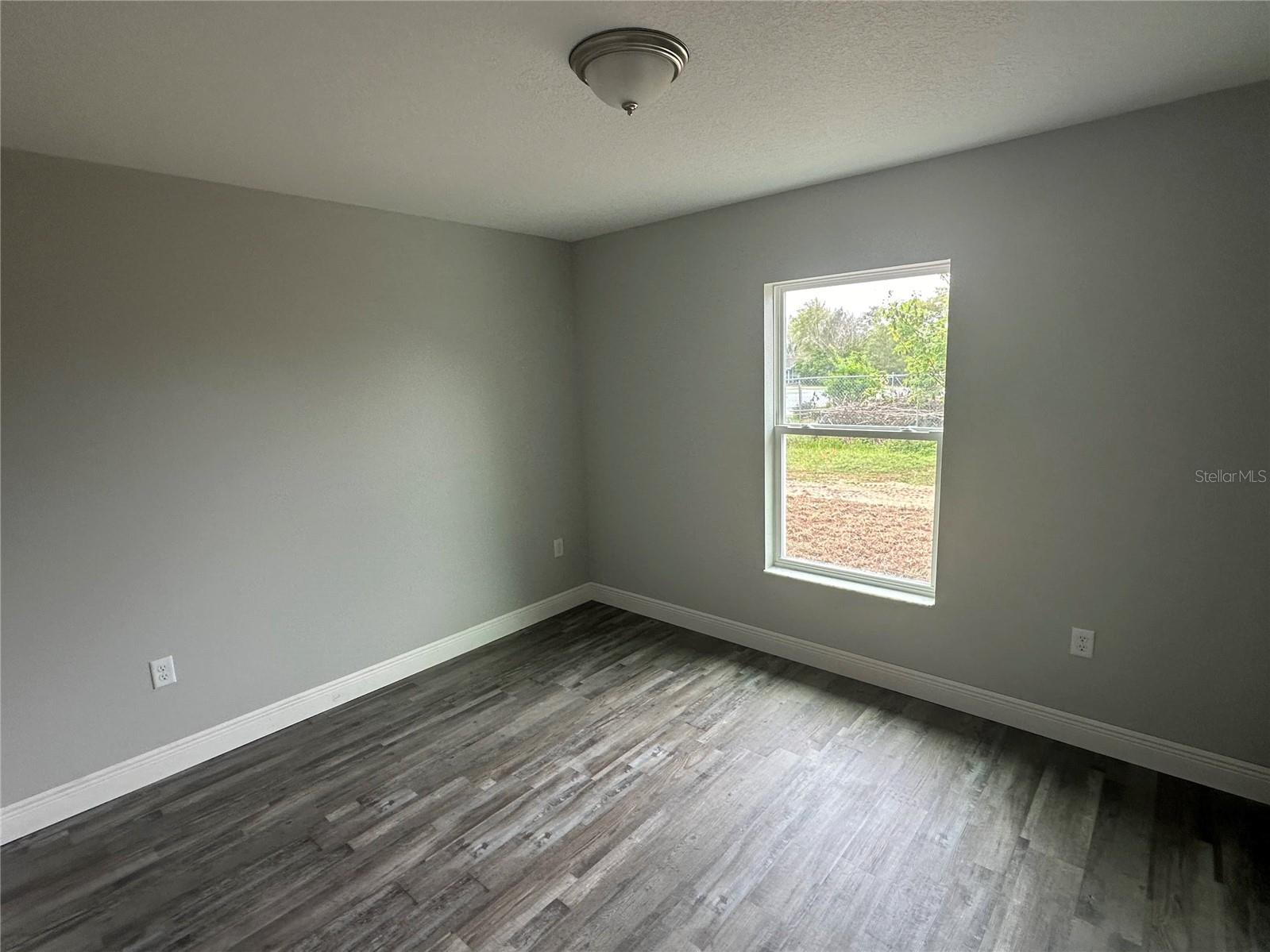 Image 27 of 27 For 754 Deacon Place