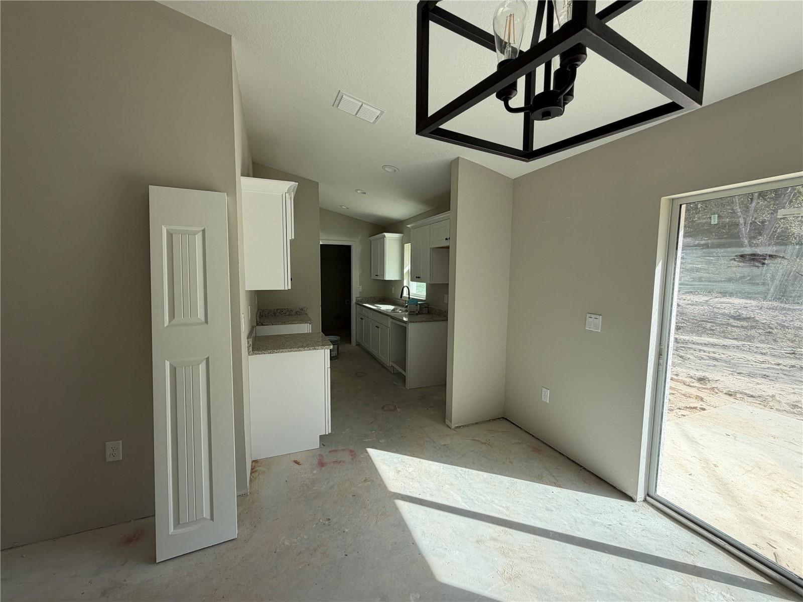 Image 4 of 27 For 754 Deacon Place