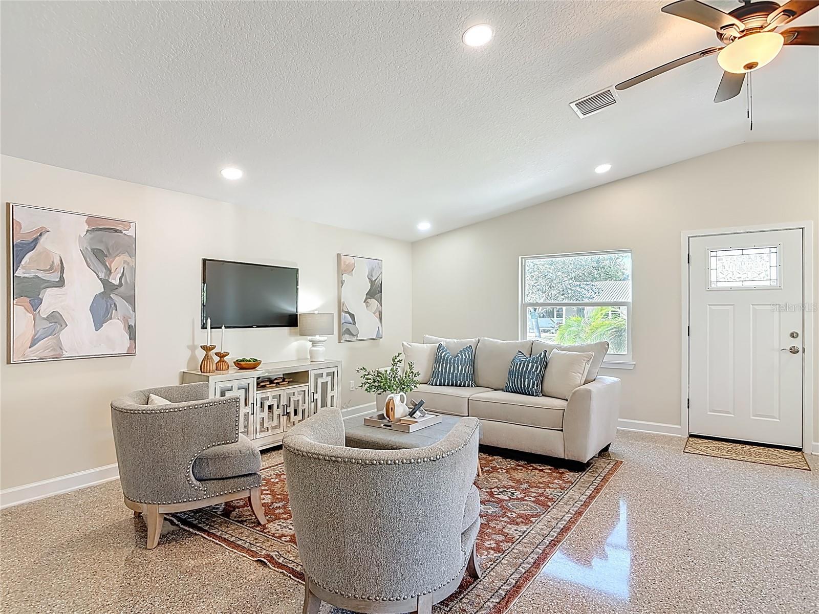 Image 11 of 51 For 1515 Live Oak Street